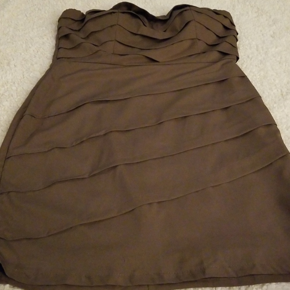 Dress - Picture 2 of 5